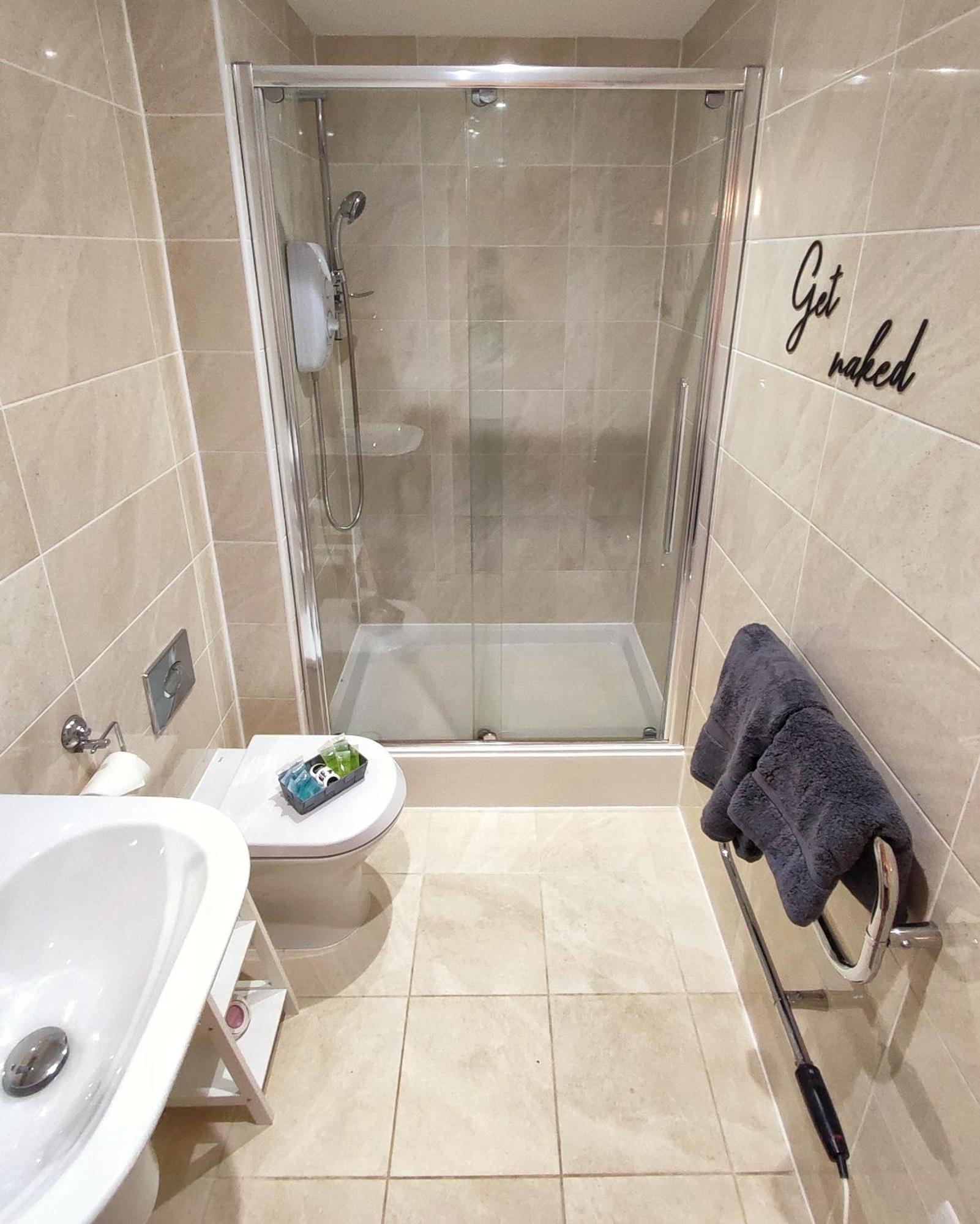 Duplex Apartment In Leeds With King Size Bed - Long Stay Rates Available Dış mekan fotoğraf