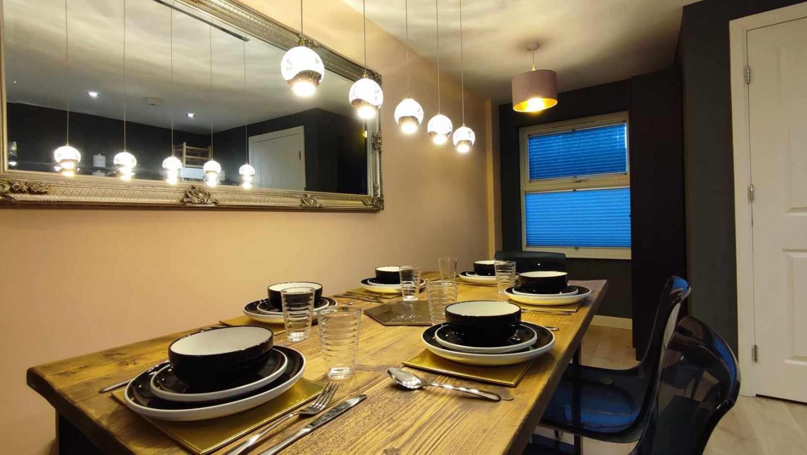 Duplex Apartment In Leeds With King Size Bed - Long Stay Rates Available Dış mekan fotoğraf