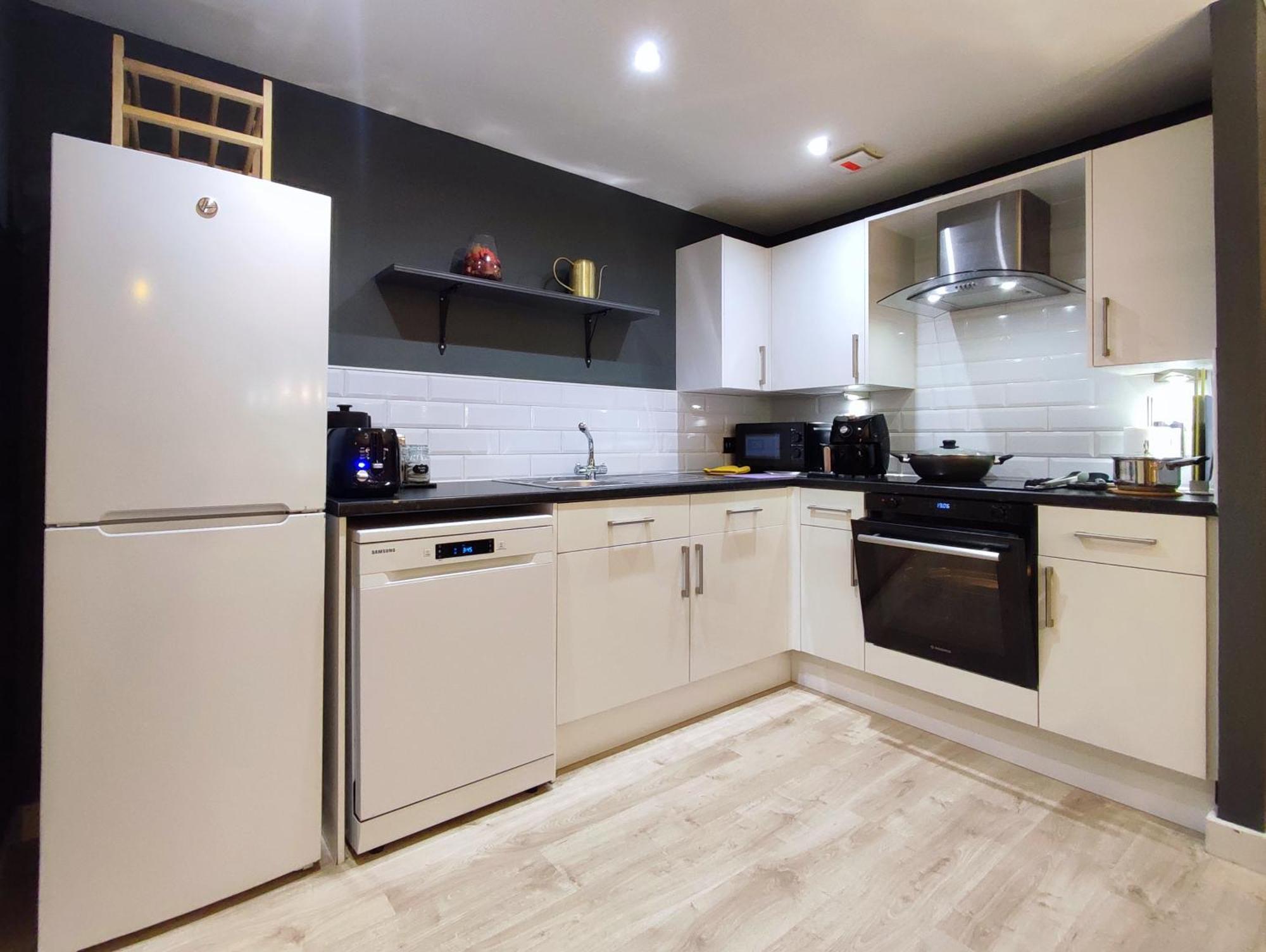 Duplex Apartment In Leeds With King Size Bed - Long Stay Rates Available Dış mekan fotoğraf