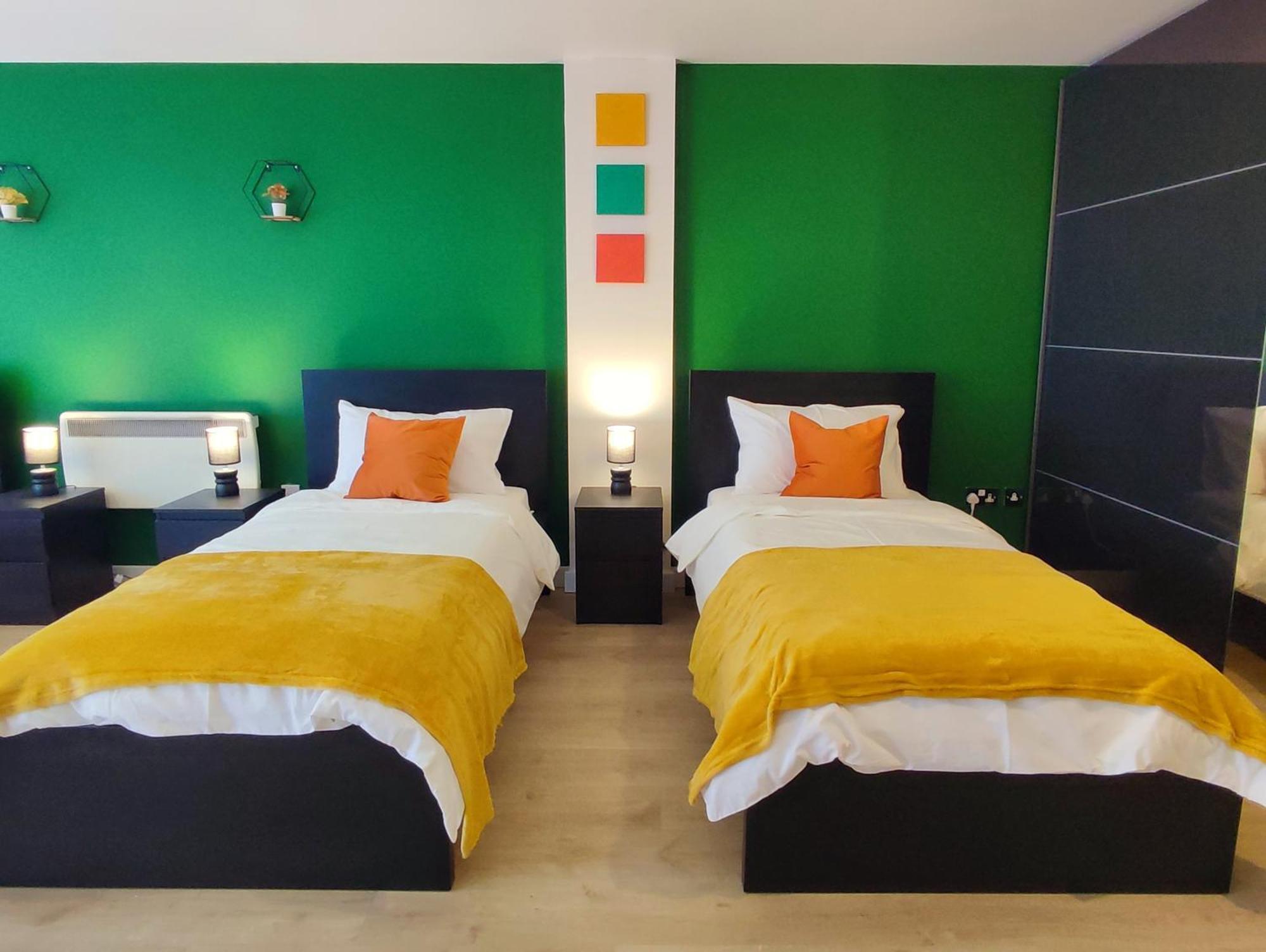 Duplex Apartment In Leeds With King Size Bed - Long Stay Rates Available Dış mekan fotoğraf