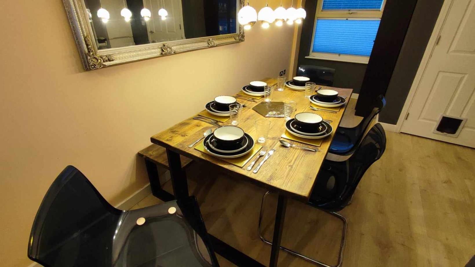 Duplex Apartment In Leeds With King Size Bed - Long Stay Rates Available Dış mekan fotoğraf